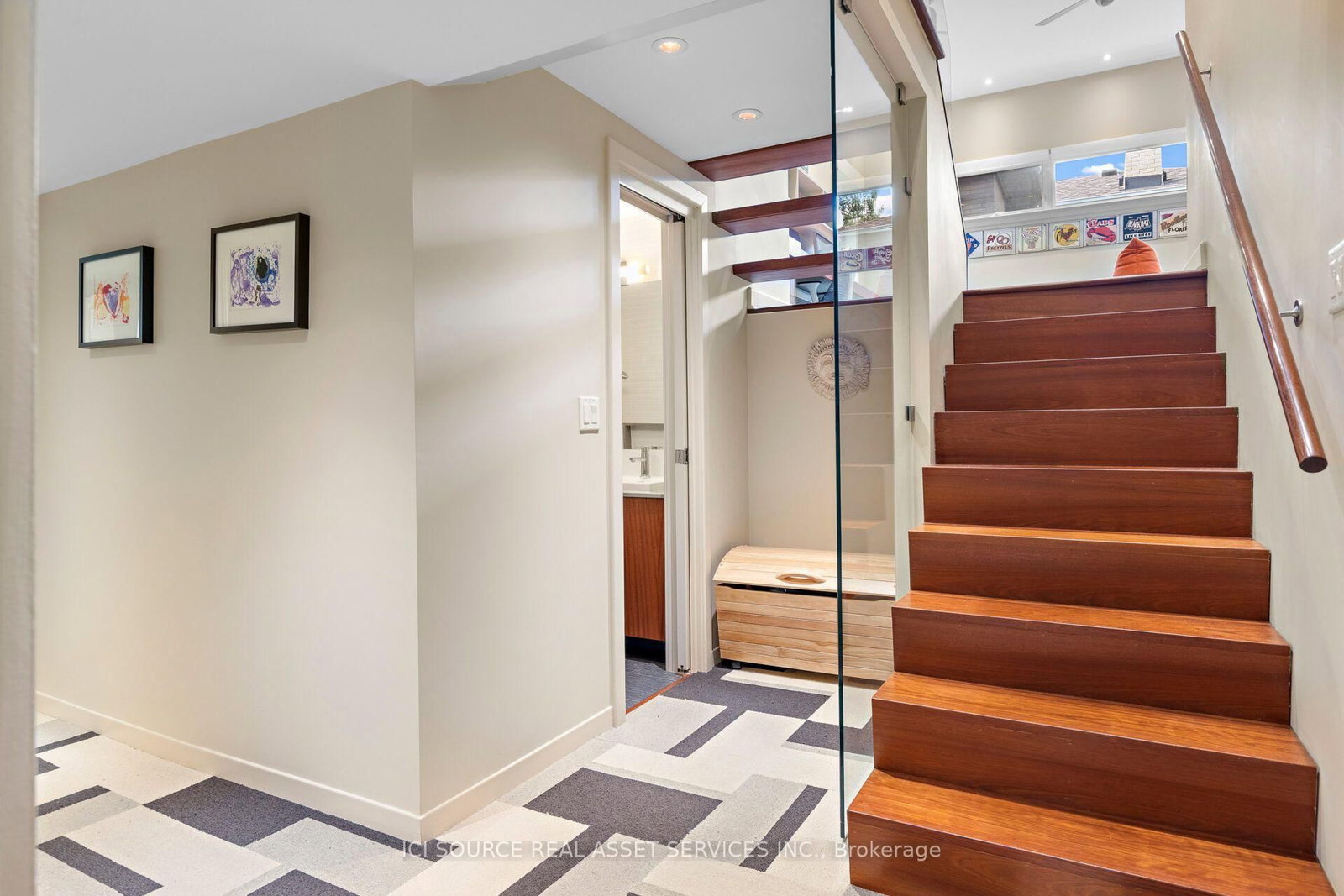10 Red Oaks Crescent • Toronto, ON photo 29
