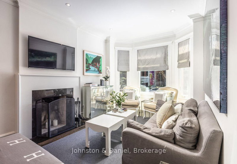 152 Hillsdale Ave E photo 3