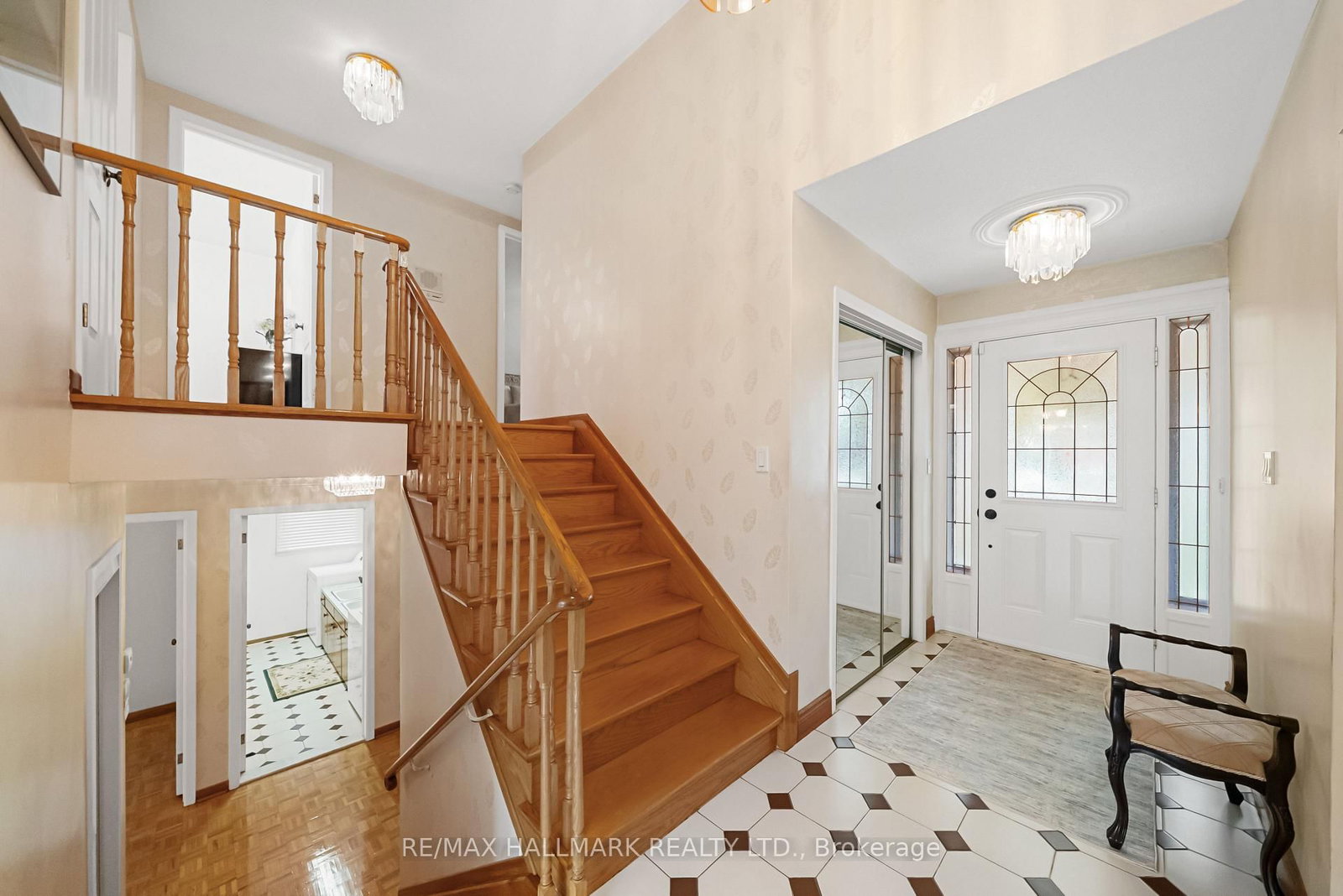 53 Tobruk Crescent • Toronto, ON photo 4