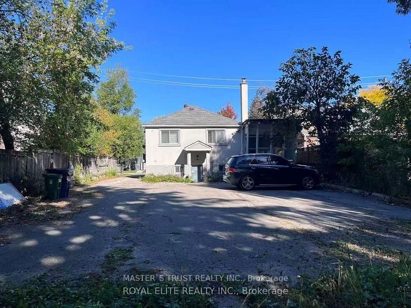 89 Finch Ave E photo 1