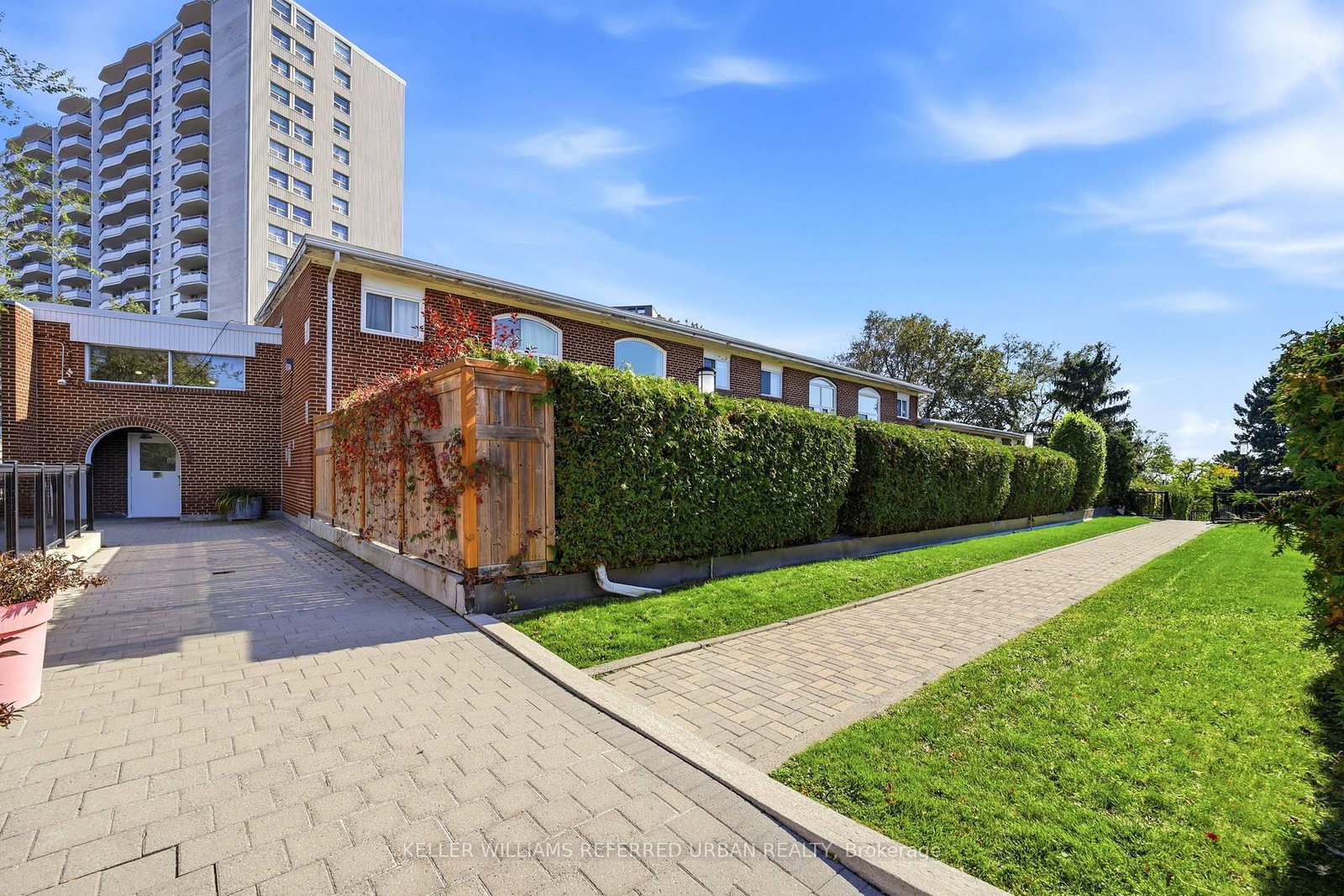 25 Esterbrooke Avenue • #102 • Toronto, ON photo 2