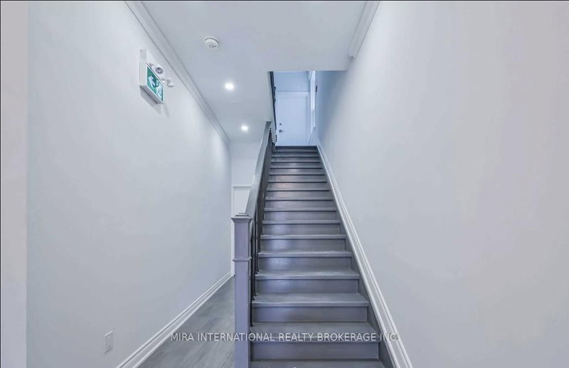 201 - 414 Dundas Street E