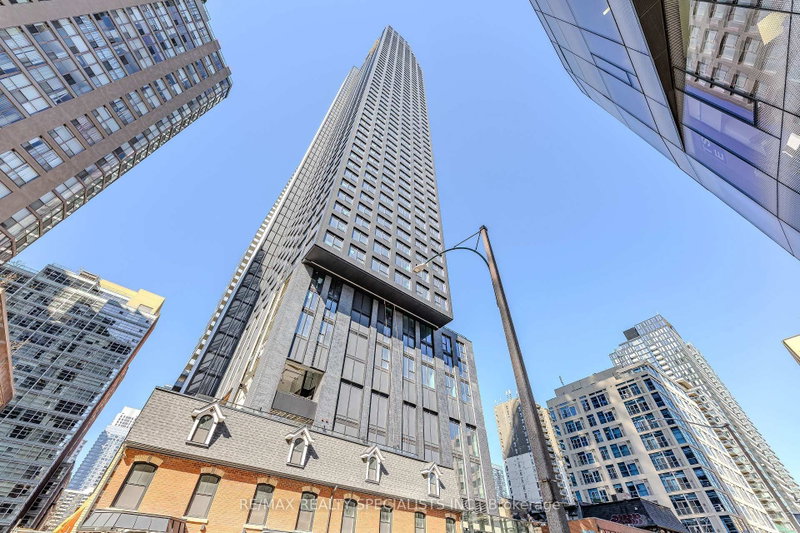 8 Wellesley St W photo 4