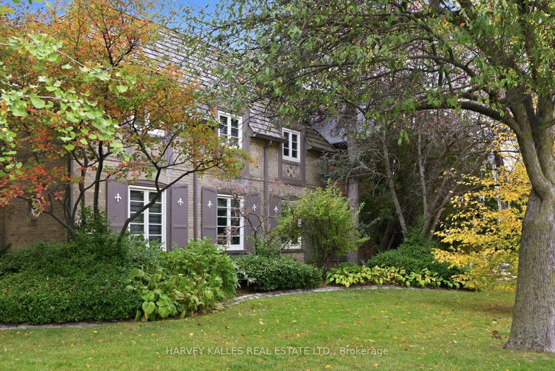 148 Strathallan Boulevard