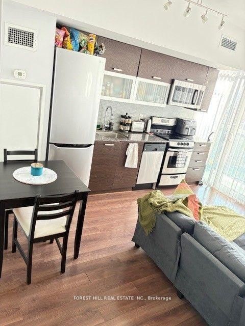 36 Lisgar St photo 4