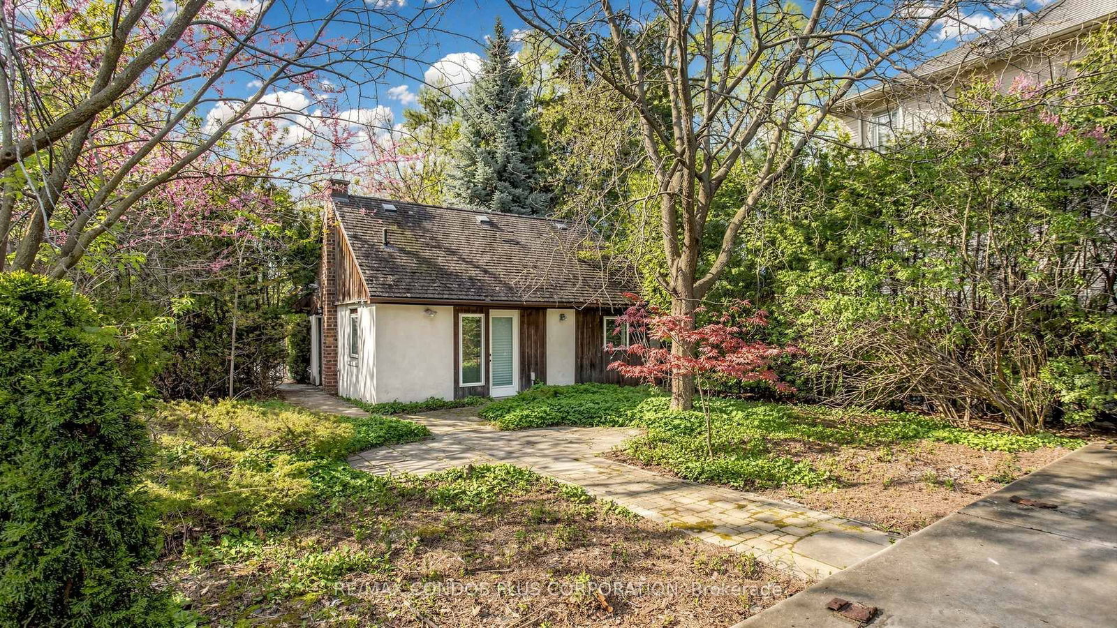 78 Spring Garden Avenue • Toronto, ON photo 6