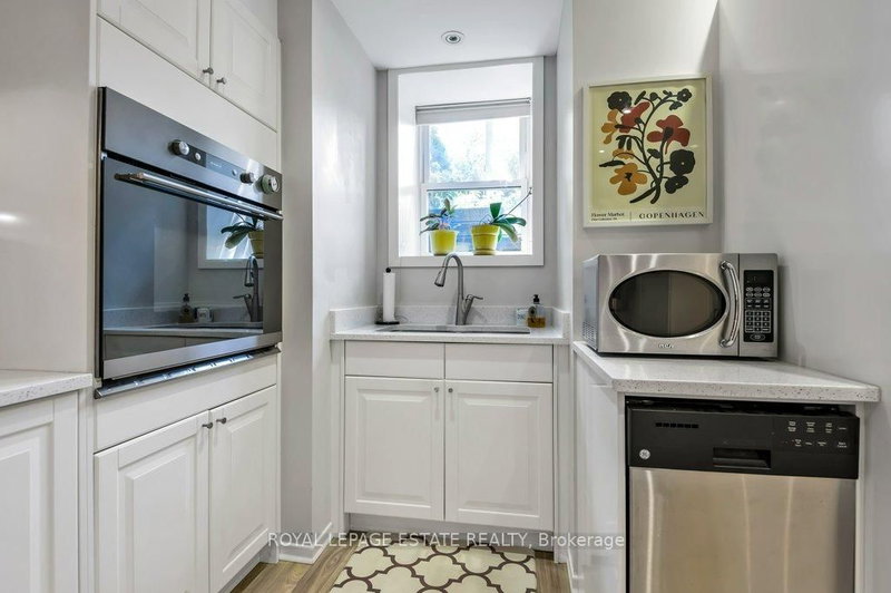17 Birdsall Ave photo 4