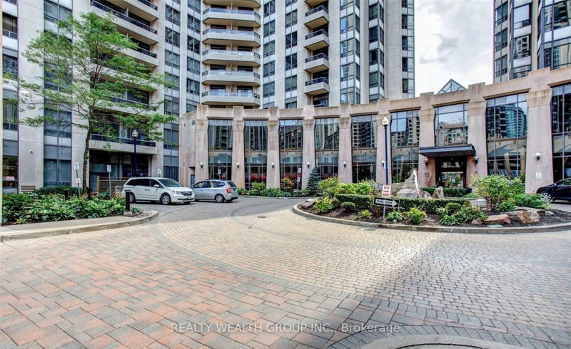 1017 - 15 Northtown Way