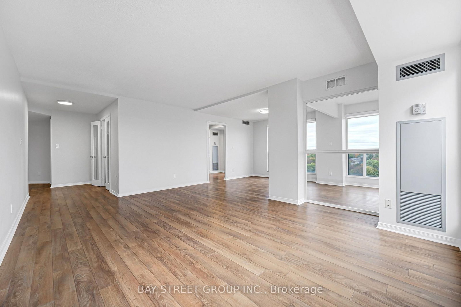 28 Hollywood Avenue • #906 • Toronto, ON photo 21