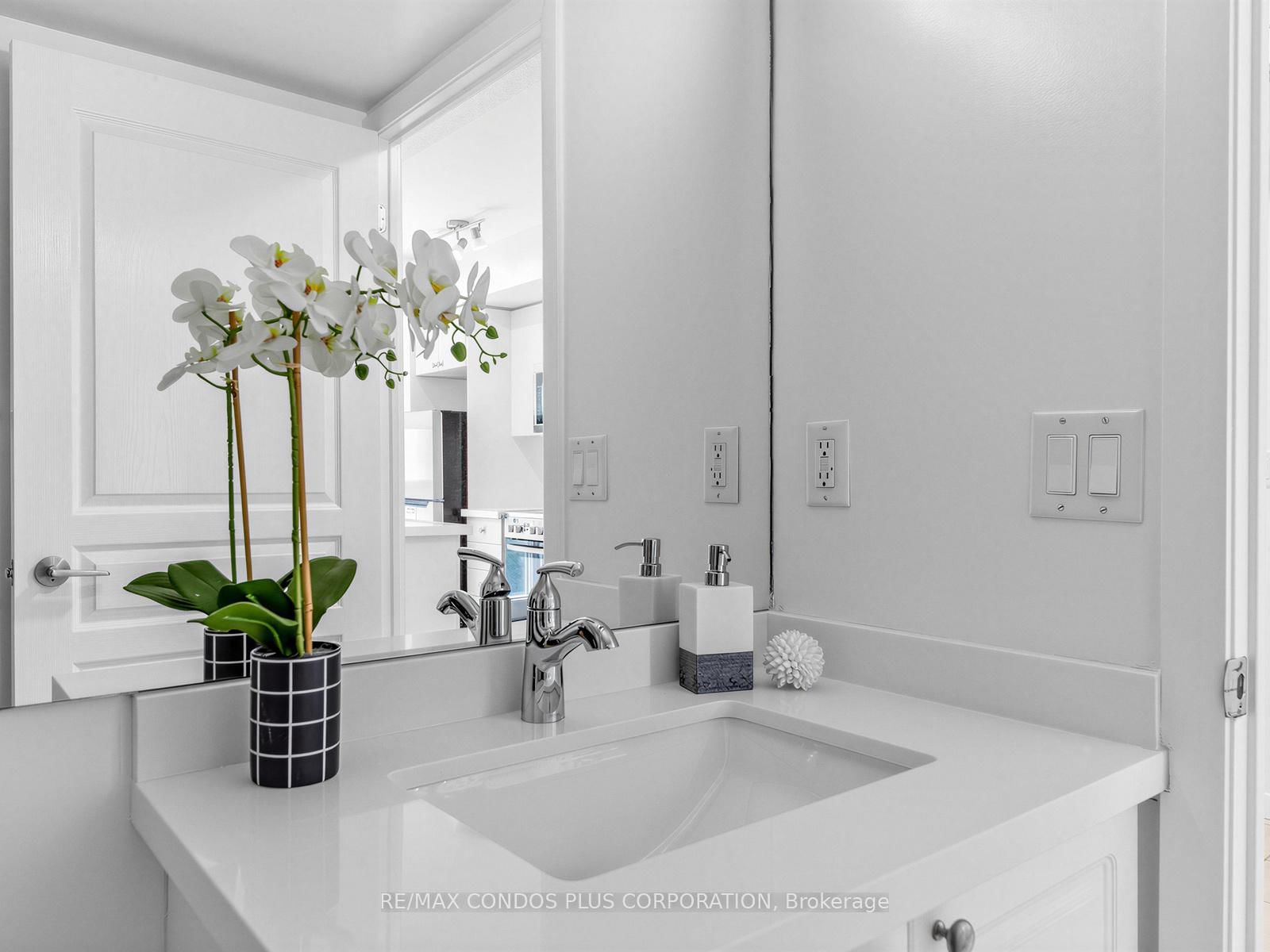 18 Yonge Street • #1012 • Toronto, ON photo 26