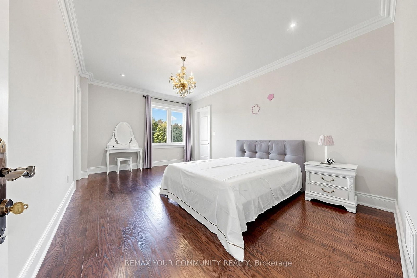 39 Moore Park Avenue • Toronto, ON photo 32