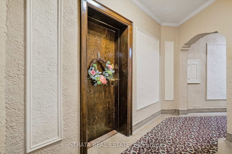 480 Oriole Pkwy photo 5