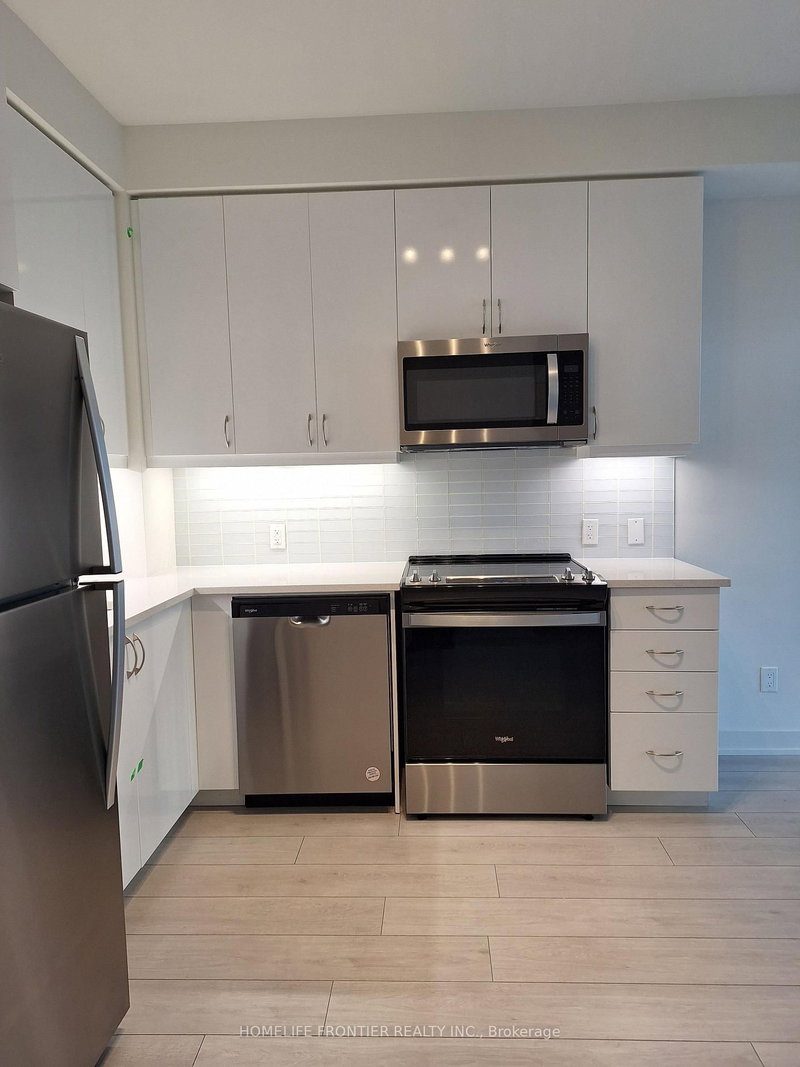 1018 - 4955 Yonge Street