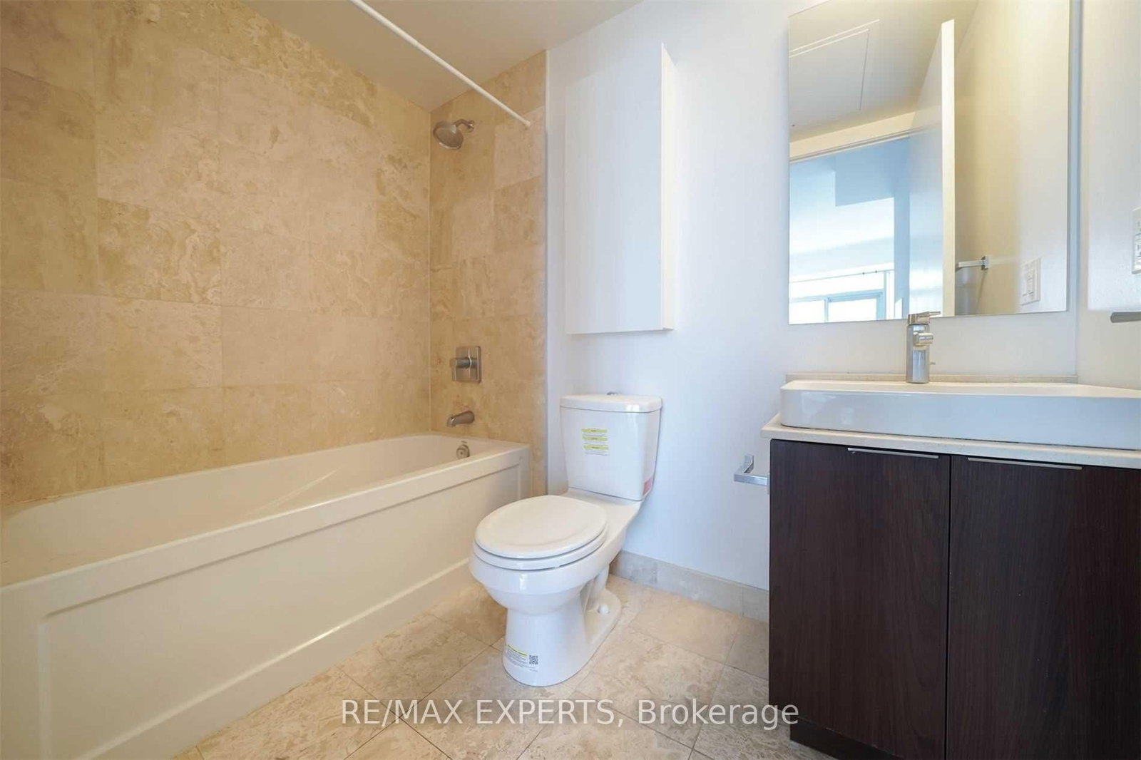 1602-14 York St, Toronto, view 4