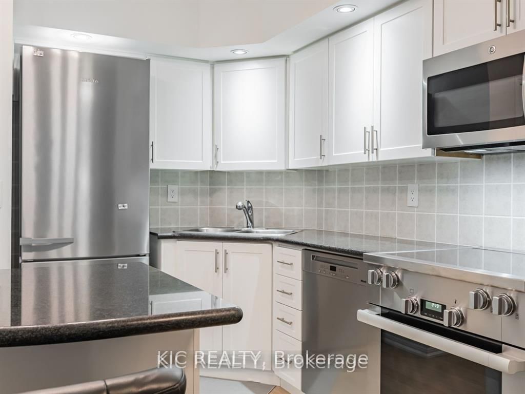 250 Wellington Street W • #1727 • Toronto, ON photo 17