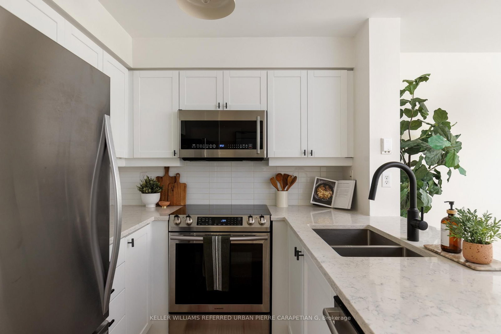 188 Redpath Avenue • #402 • Toronto, ON photo 19