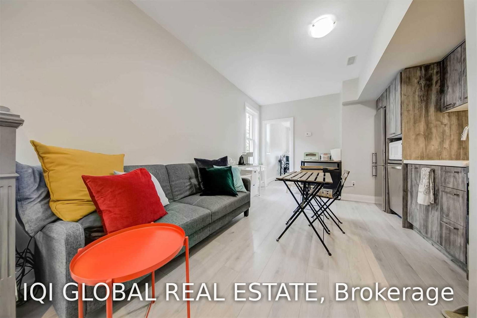Semi-Detached House for lease at 2nd Floor Unit-142 Grace Street, Toronto, Ontario, M6J 2S2 - Trinity-Bellwoods - MLS: C14098002