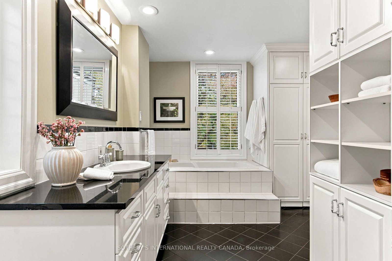 411 Wellesley Street E • Toronto, ON photo 16
