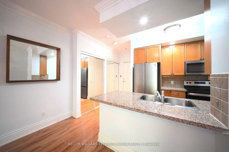 212 - 10 Northtown Way