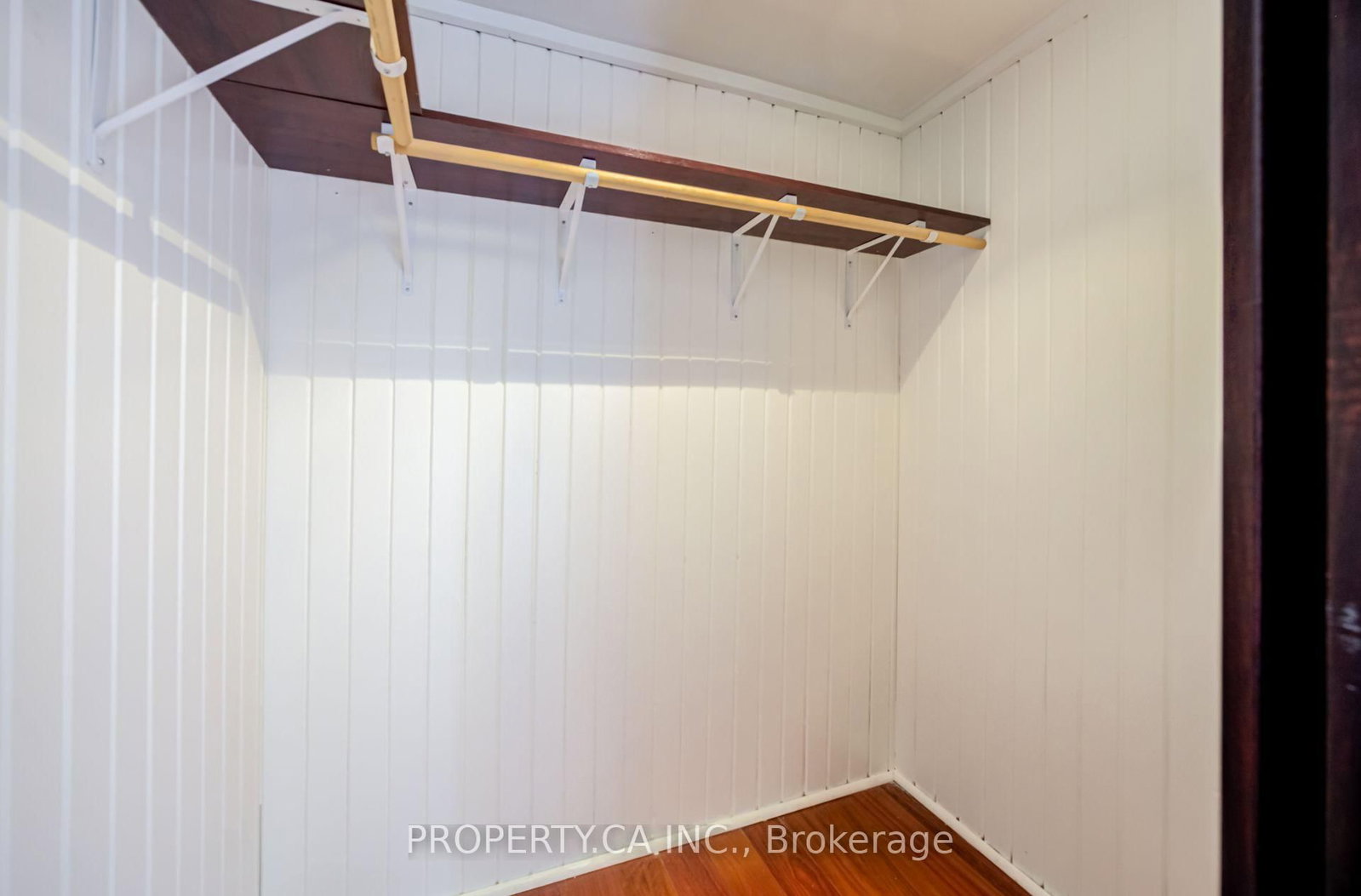 209-330 Adelaide St, Toronto, view 23