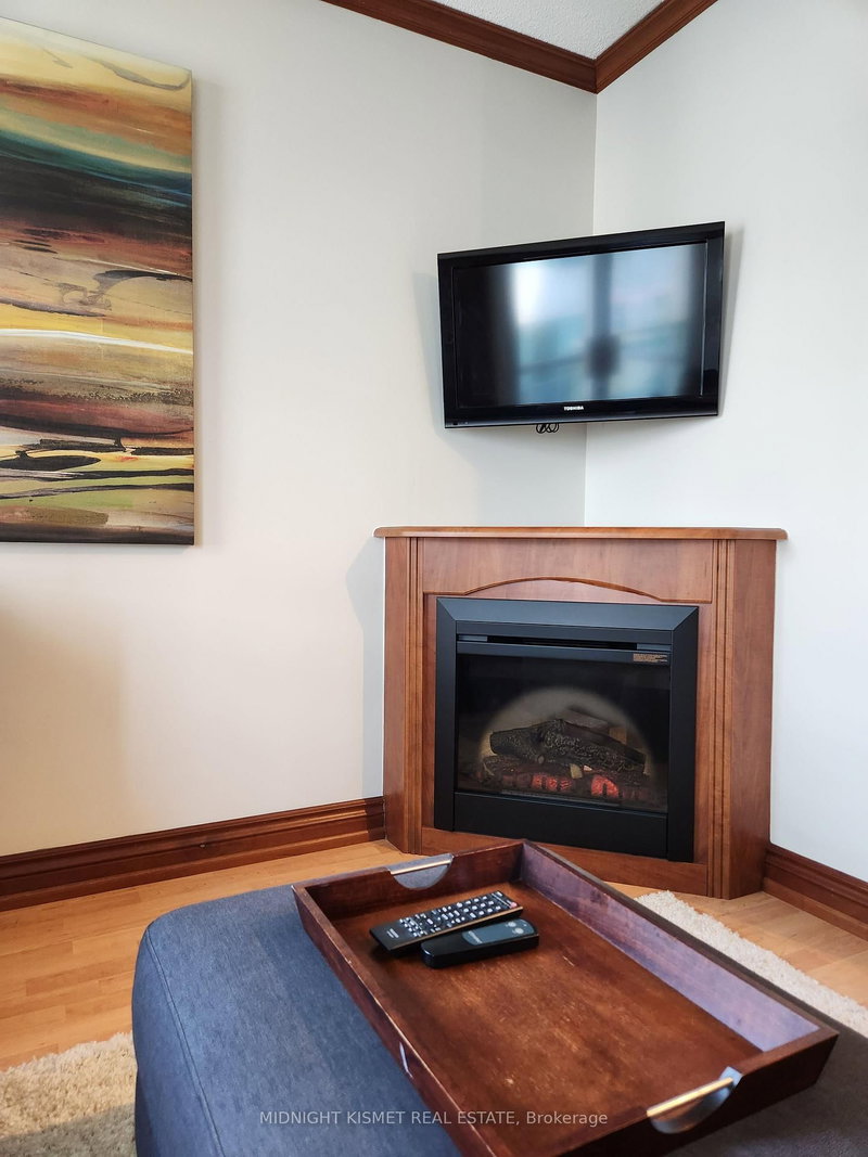 19 Avondale Ave photo 4