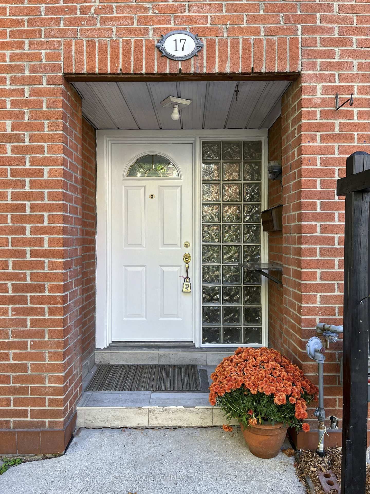 17 Portneuf Court • Toronto, ON photo 33