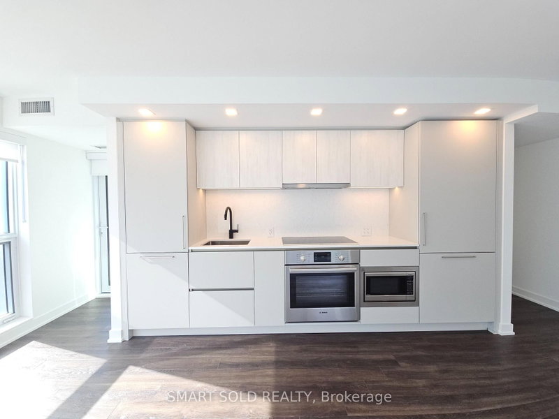 609 Sherbourne St photo 4
