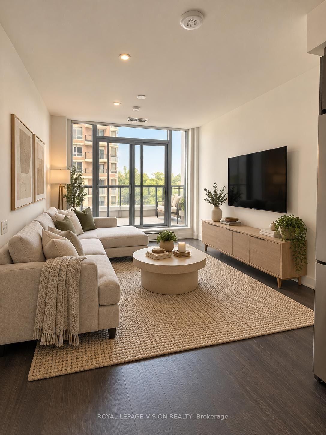 30 Inn On The Park Drive, Unit 404