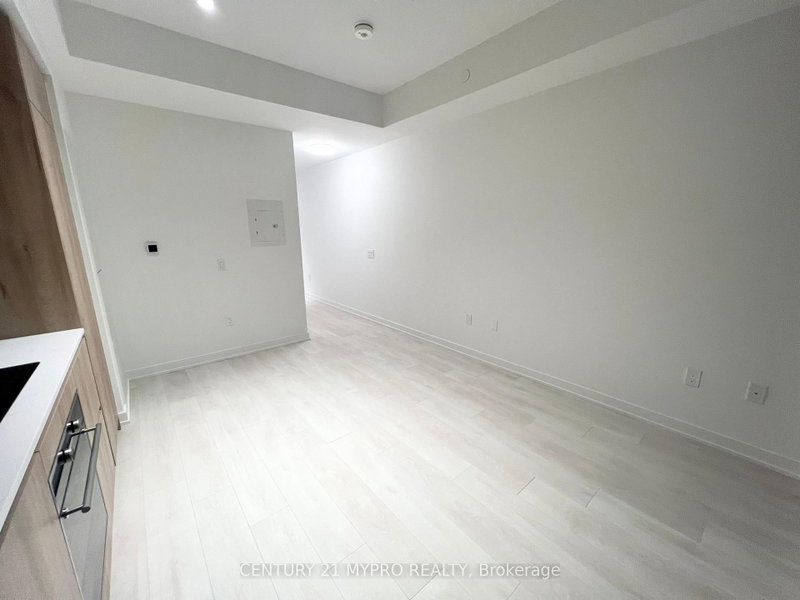 127 Broadway Ave photo 2