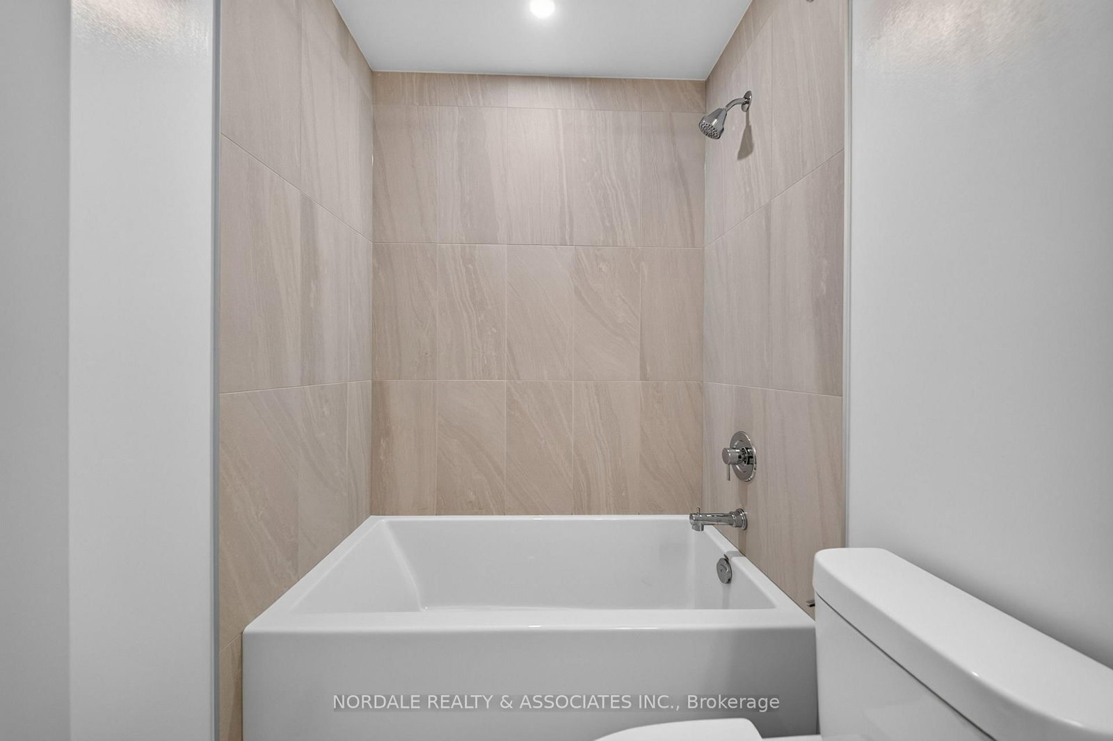 1202-5858 Yonge St, Toronto, view 15