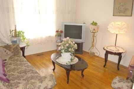 893 Dovercourt Rd, Toronto, M6H2X6 | Image 3