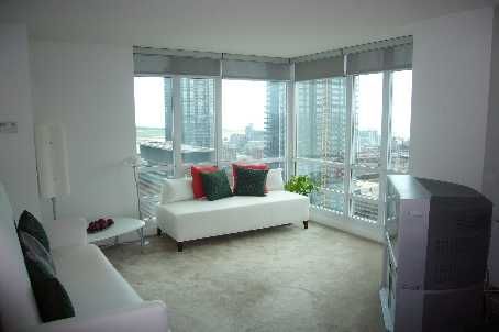 3103 - 397 Front St W, Toronto, M5V3S1 | Image 2