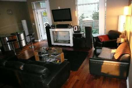 Th8 - 31 Brunel Crt, Toronto, M5V1Y3 | Image 3