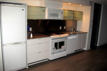 612 - 4K Spadina Ave N, Toronto, M5V3Y9 | Image 2