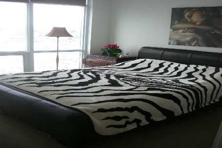 2615 - 11 Brunel Crt, Toronto, M5V3Y3 | Image 3