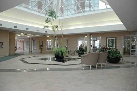 2002 - 5 Concorde Pl, Toronto, M3C3M8 | Image 2