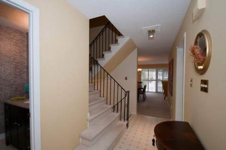 21 Hollyberry Tr, Toronto, M2H2N9 | Image 2