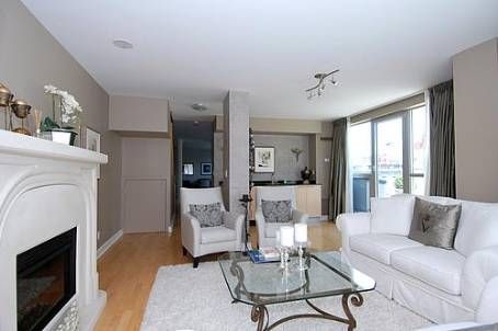 711/712 - 36 Blue Jays Way, Toronto, M5V3T3 | Image 2