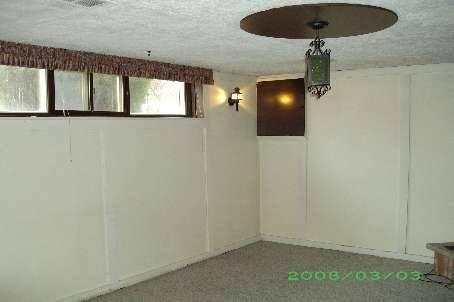 112 Kingslake Rd, Toronto, M2J3E8 | Image 3