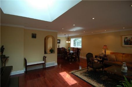 18 Doverwood Crt, Toronto, M2M2G7 | Image 2