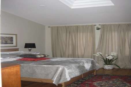 42 Berryman St, Toronto, M5R1M6 | Image 3