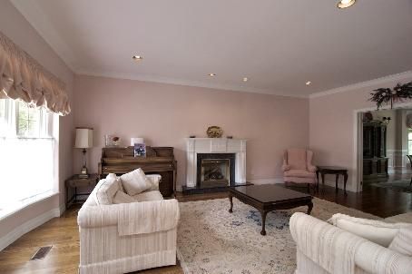 48 Chelford Rd, Toronto, M3B2E5 | Image 2