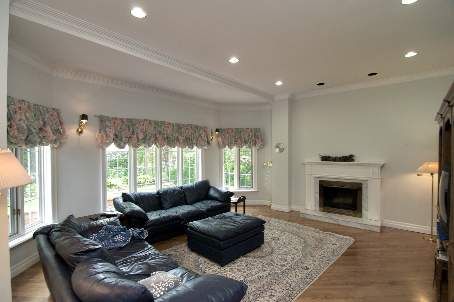 48 Chelford Rd, Toronto, M3B2E5 | Image 3