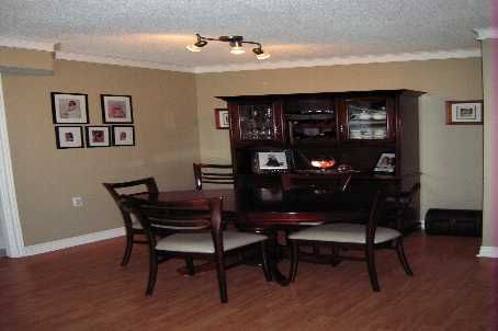 301 - 555 Wilson Heights Blvd, Toronto, M3H6B5 | Image 2