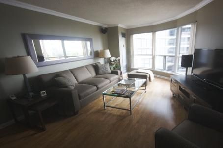 716 - 7 Carlton St, Toronto, M5B2M3 | Image 2