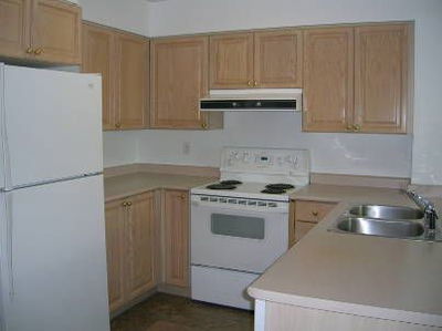 Unit 1209 — 750 Bay St, Toronto - Bay Street Corridor image-0-3