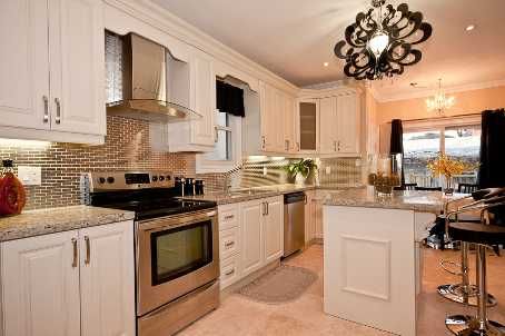 15 Melville Ave, Toronto, M6G1Y1 | Image 3