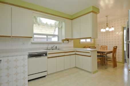 107 Sweeney Dr, Toronto, M4A1T | Image 2