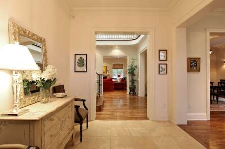 6 Blaine Dr, Toronto, M3B2G4 | Image 2