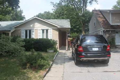 Semi-Detached House sold at 108 Freshmeadow Drive, Toronto, Ontario, M2H2P8 - Hillcrest Village - MLS: C2227455